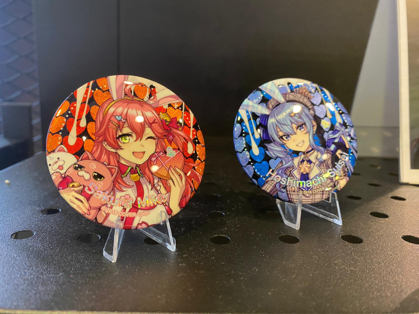 「現貨」Hololive Meet x Taipei 場販商品 (Q版亞克力立牌/Q版襟章/正比襟章)
