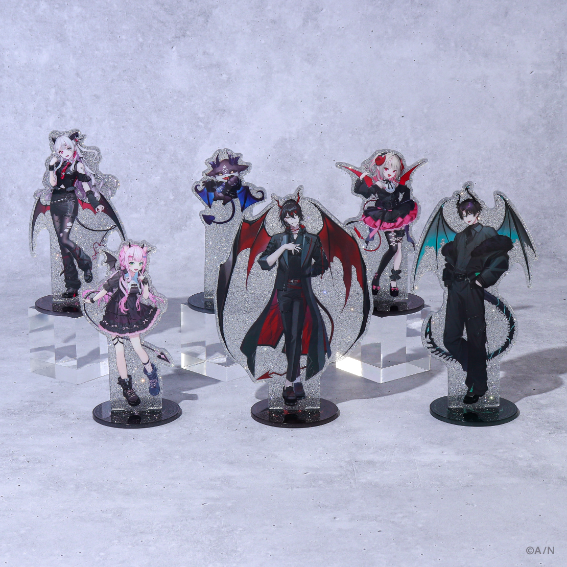 [Pre-order] Nijisanji 【Devil's Invitation】グリッターアクリルスタンド (Flash Acrylic Standee)
