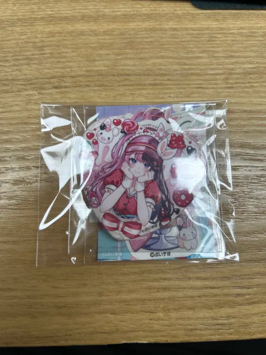 現貨 橘ひなの　5周年記念2025 心形襟章及貼紙組