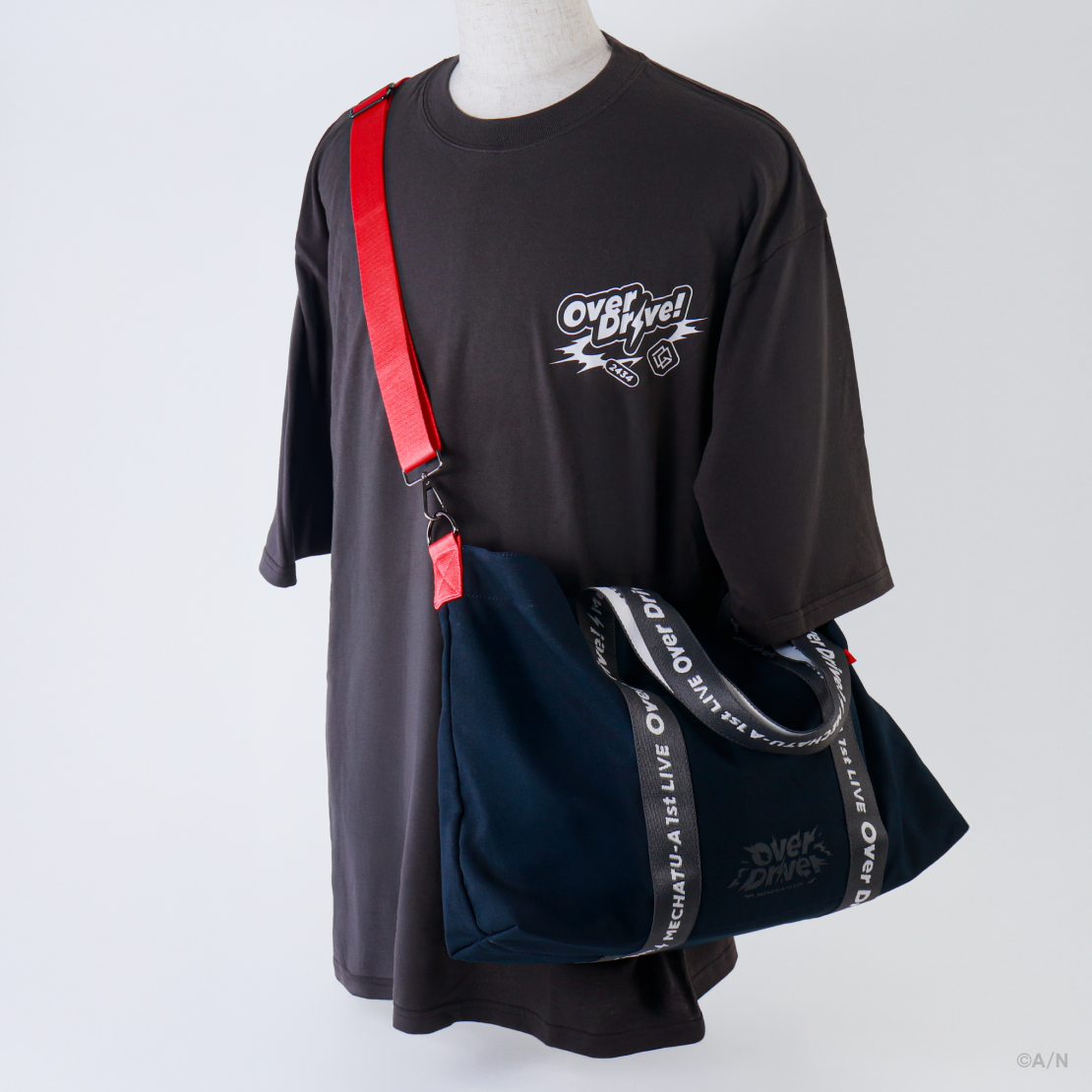 [Pre-order] Nijisanji 【MECHATU-A 1st LIVE】2-Way Handbag【MECHATU-A 1st LIVE "Over Drive!"】