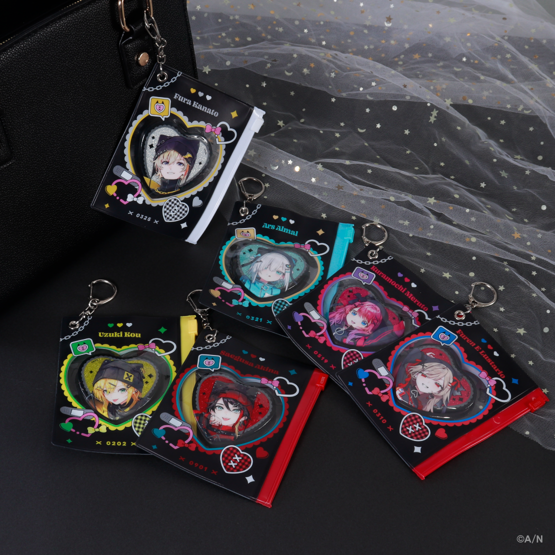 [Pre-order] Nijisanji 【Devilish Nightmare】ハート缶バッジ ＆ケースカバー (Heart-Shaped Jacket & Box)