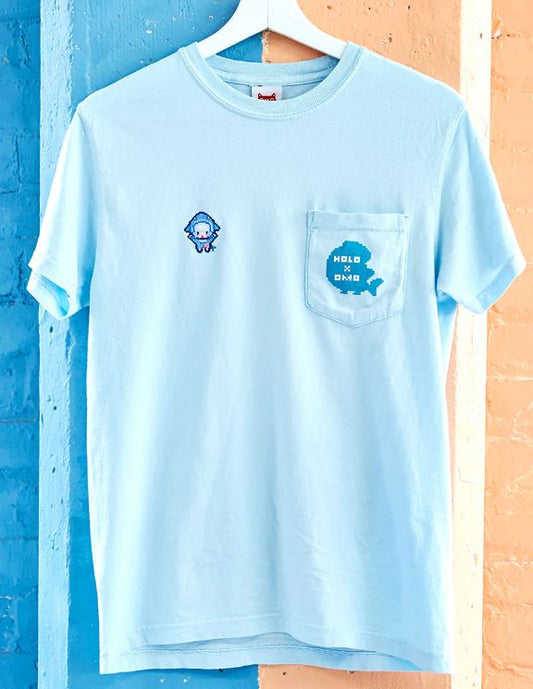 「現貨」Hololive EX x Omocat 衣服周邊 - Pixel Gura Pocket T-shirt ( Gawr Gurae)